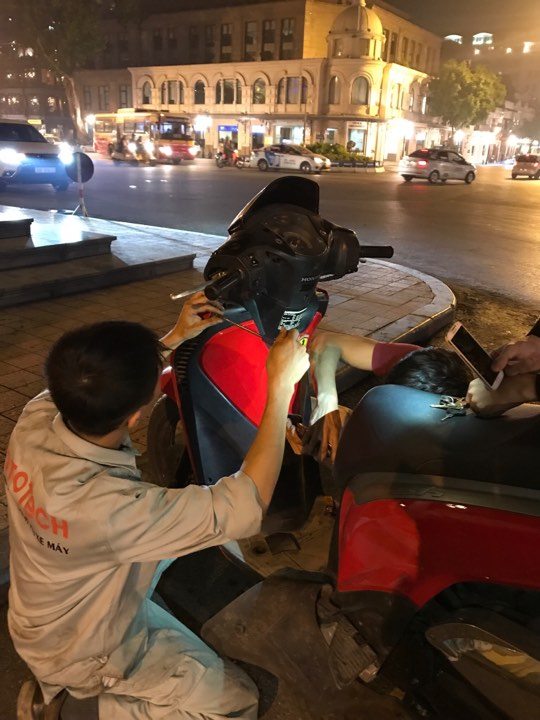 sửa xe bị chết máy tại nhà