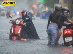 xe bị chết máy khi trời mưa