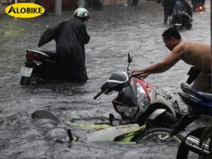 xe máy bị ngập nước