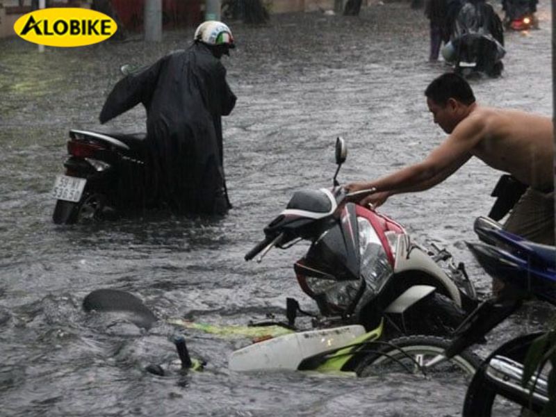 xe máy bị ngập nước
