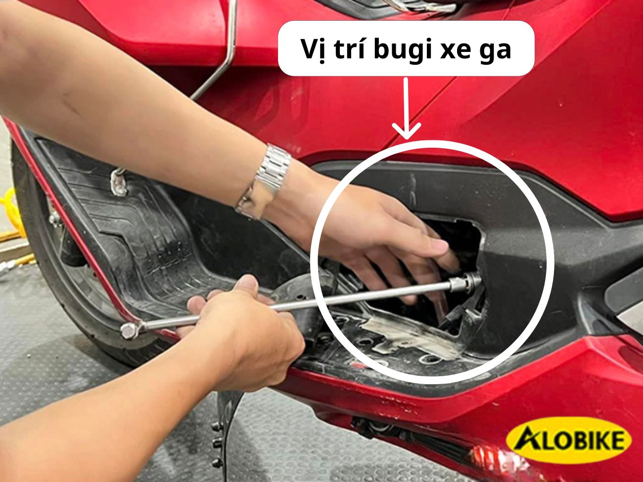 cách tháo bugi xe máy
