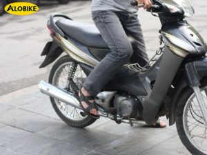 xe hết bình phải làm sao