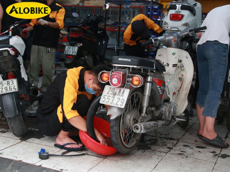 xe bị chết máy khi trời mưa