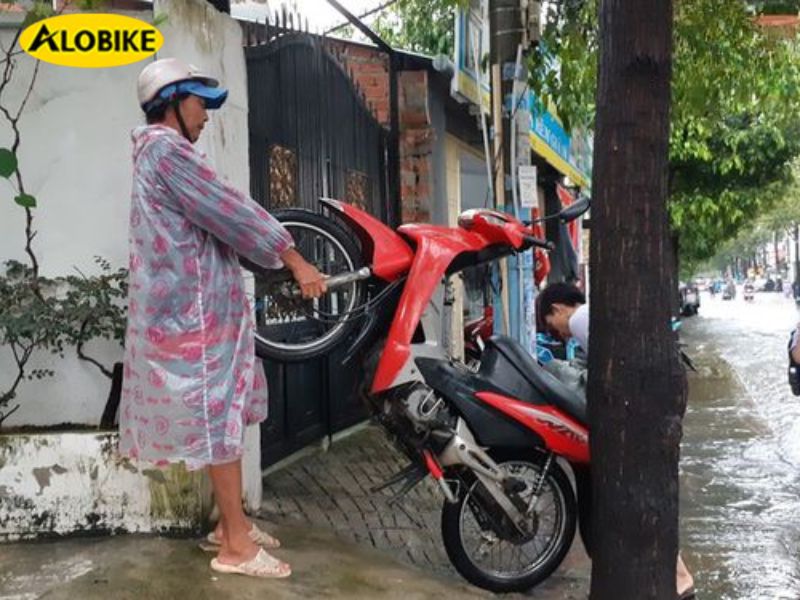 xe máy bị ngập nước