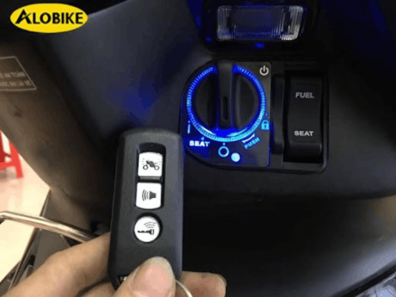 mở cốp airblade mất chìa