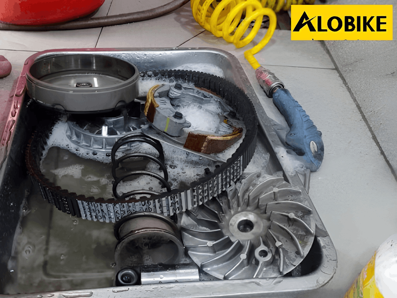 nồi xe tay ga bị hú