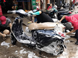 xe piaggio vespa rửa xe xong không đề được do nước vào ăn ten từ