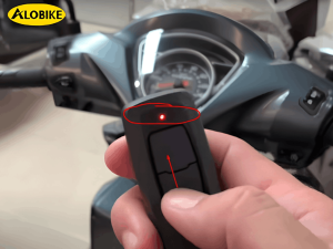 thay pin mới cho remote khi remote hết pin